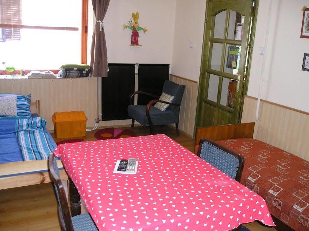 Gabor Vendeghaz Appartement Eger Buitenkant foto