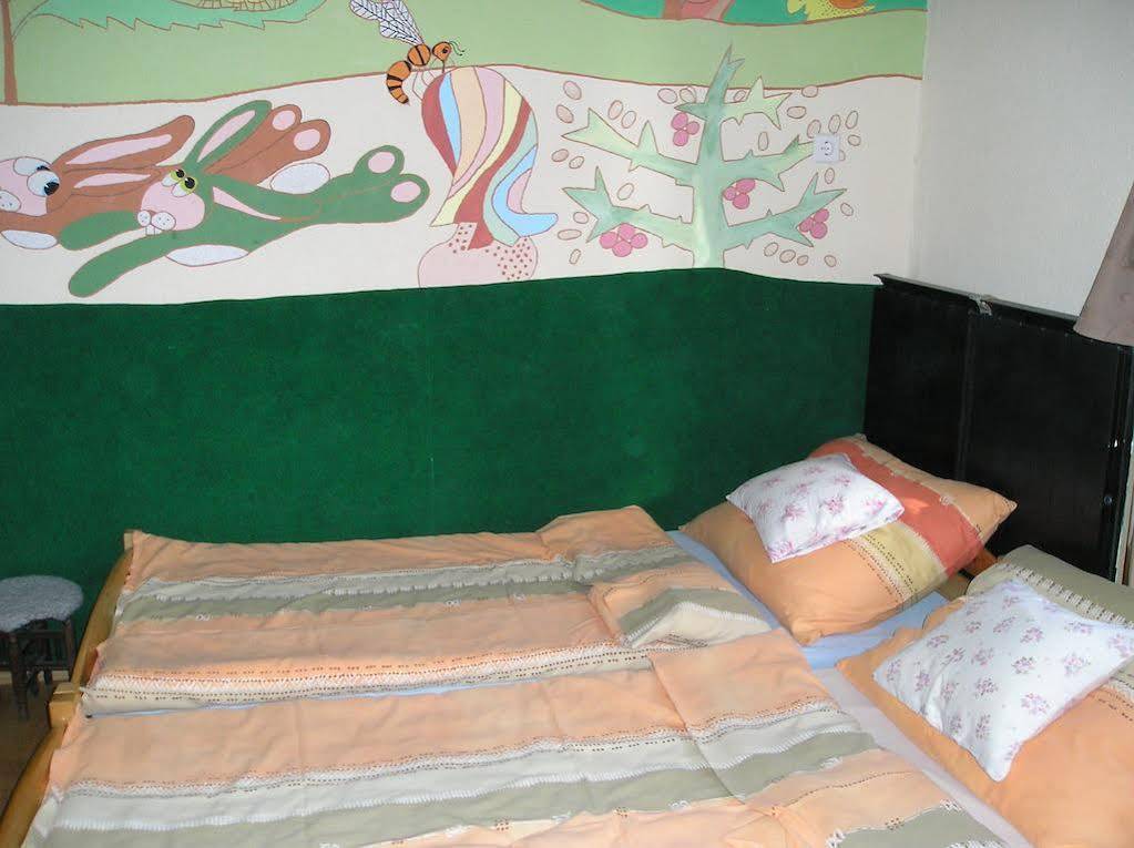 Gabor Vendeghaz Appartement Eger Buitenkant foto