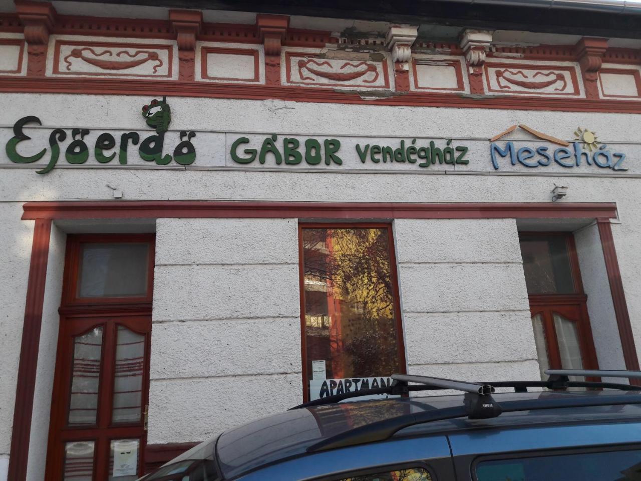 Gabor Vendeghaz Appartement Eger Buitenkant foto